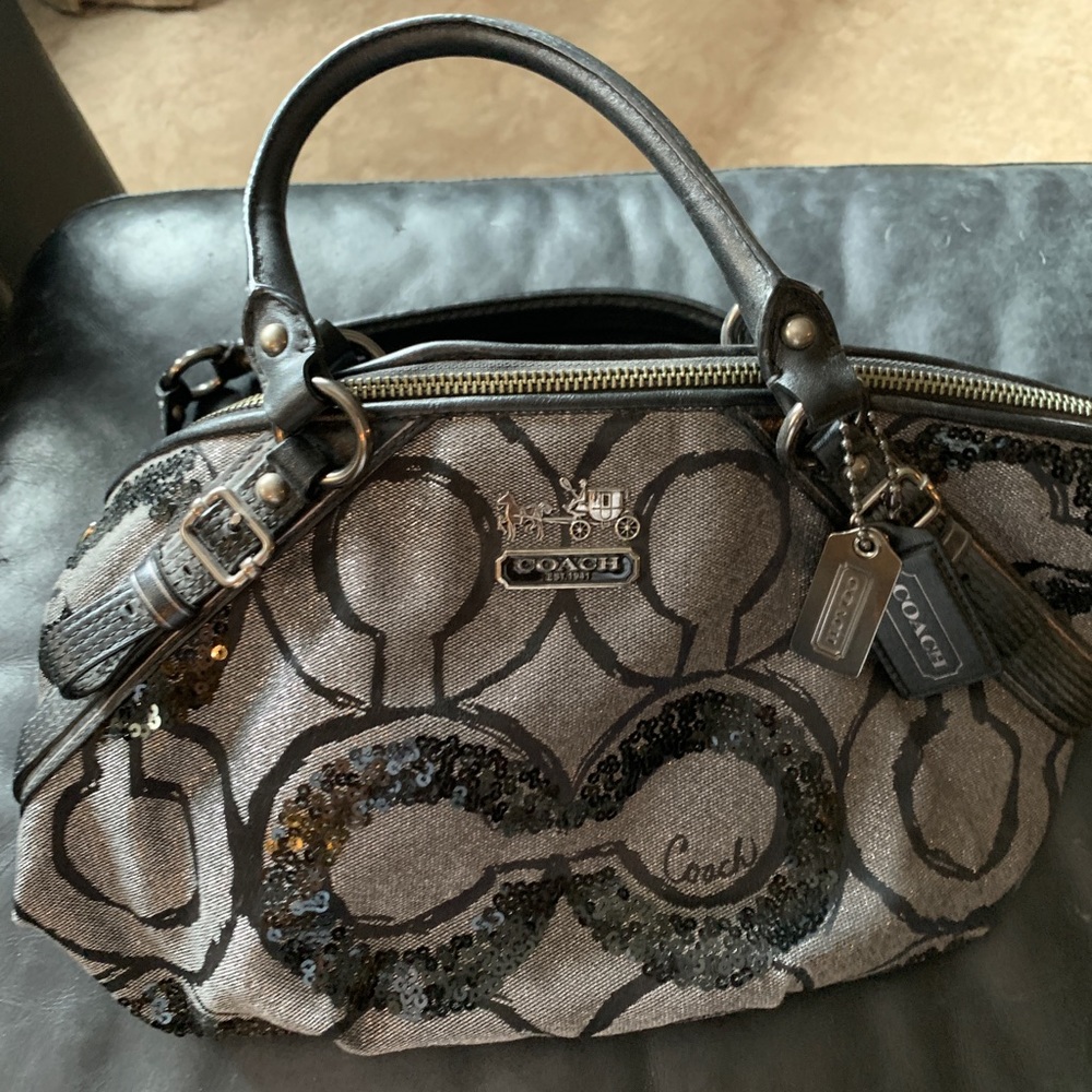Coach Sequenced Mint Condition Holiday Shoulder B… - image 5